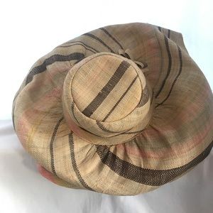 Fun and dramatic Anthropologie sun hat